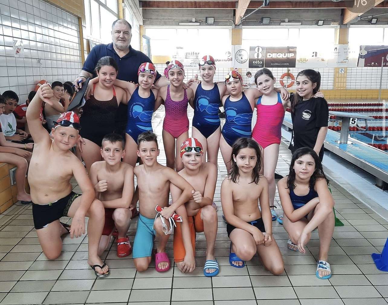 Niños nadando en Club Natación Ciudad de Santiago